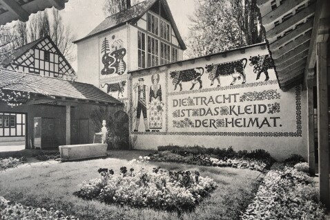Trachtenhof an der Landesausstellung in Zürich, 1939